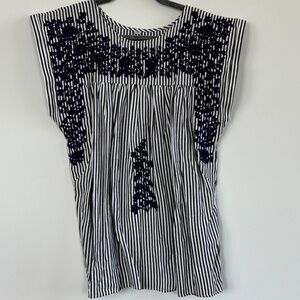 GAME DAY Purple embroidered black and white top